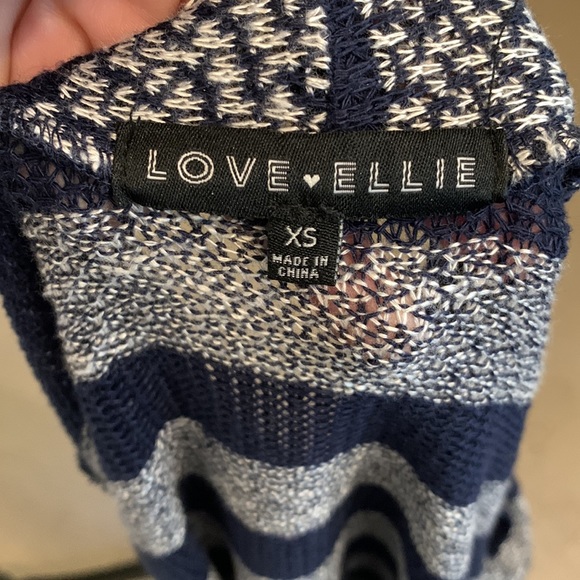 Never worn cardigan, striped blue Sz XS NWOT - Picture 4 of 4